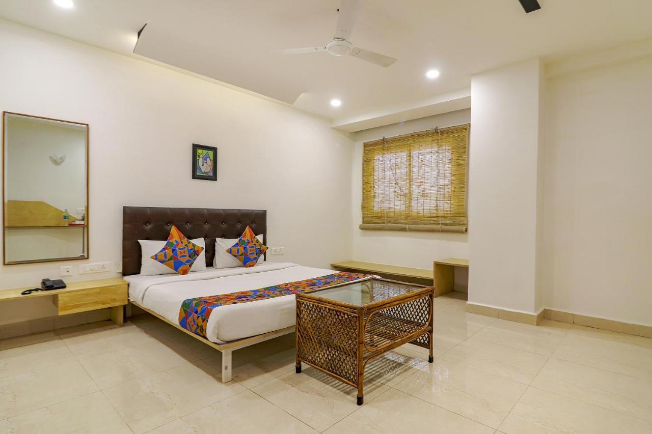 Fabhotel Aamantran & Banquet Halls - Nr Rtc X Roads Metro Station Haïdarabad Extérieur photo