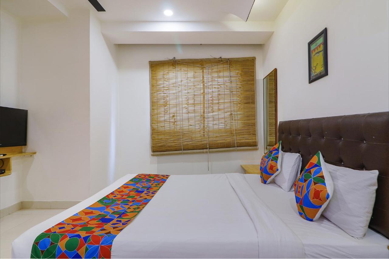 Fabhotel Aamantran & Banquet Halls - Nr Rtc X Roads Metro Station Haïdarabad Extérieur photo