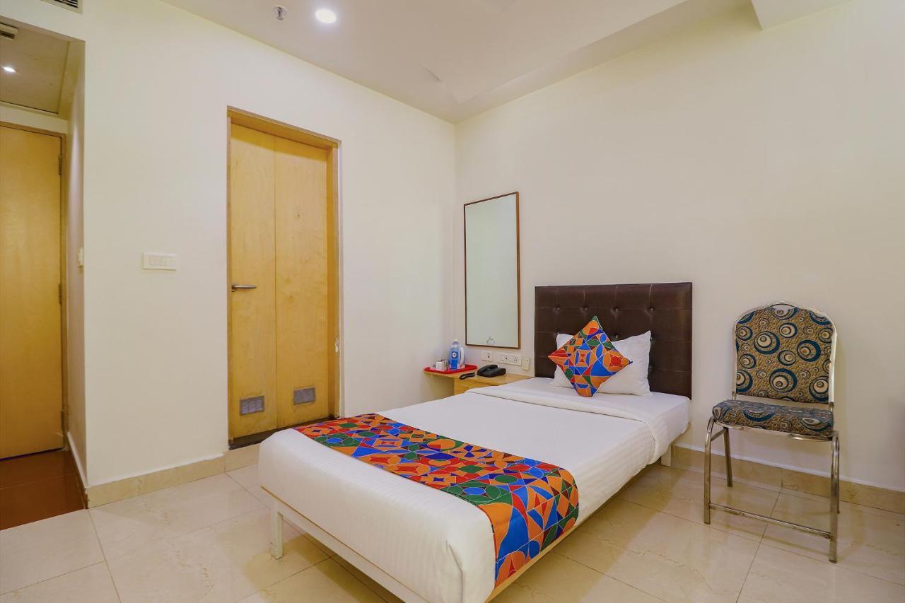 Fabhotel Aamantran & Banquet Halls - Nr Rtc X Roads Metro Station Haïdarabad Extérieur photo