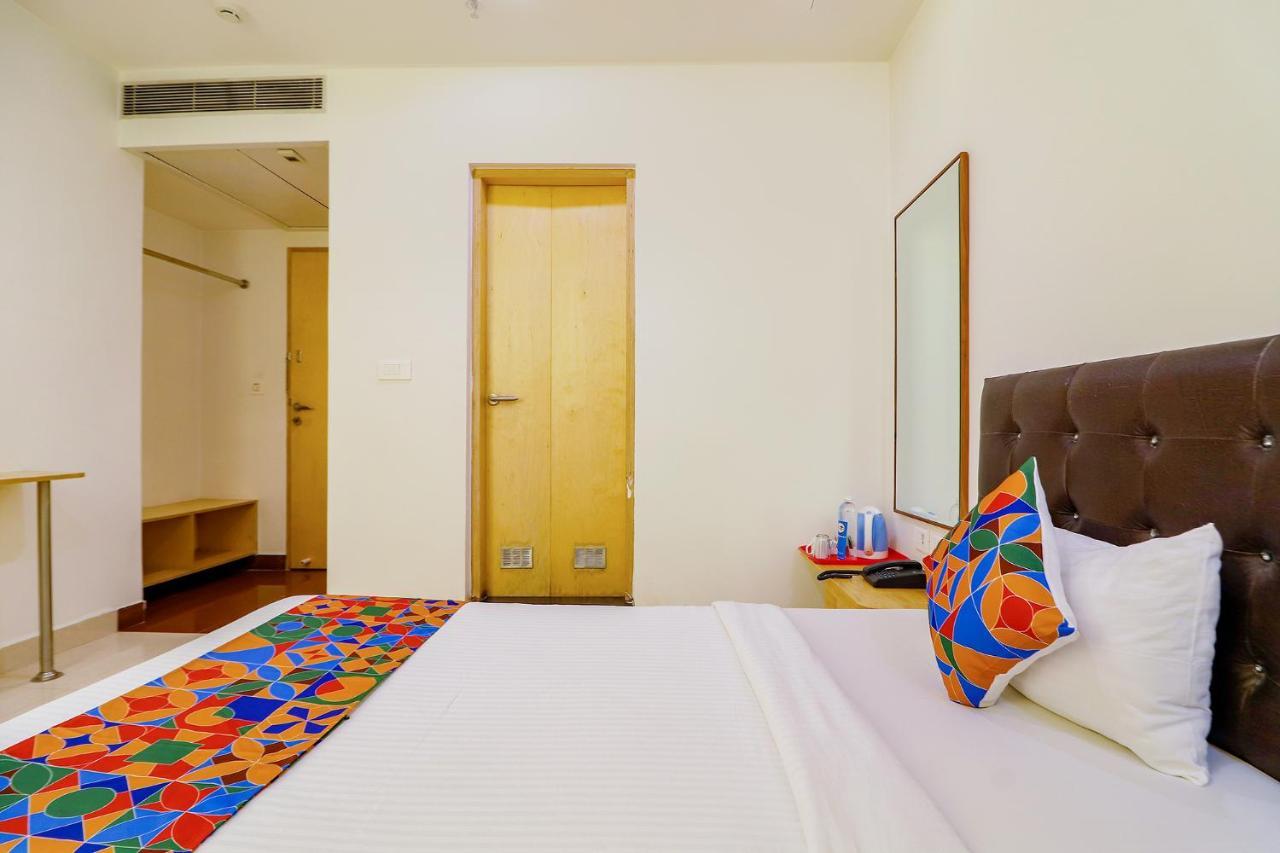 Fabhotel Aamantran & Banquet Halls - Nr Rtc X Roads Metro Station Haïdarabad Extérieur photo