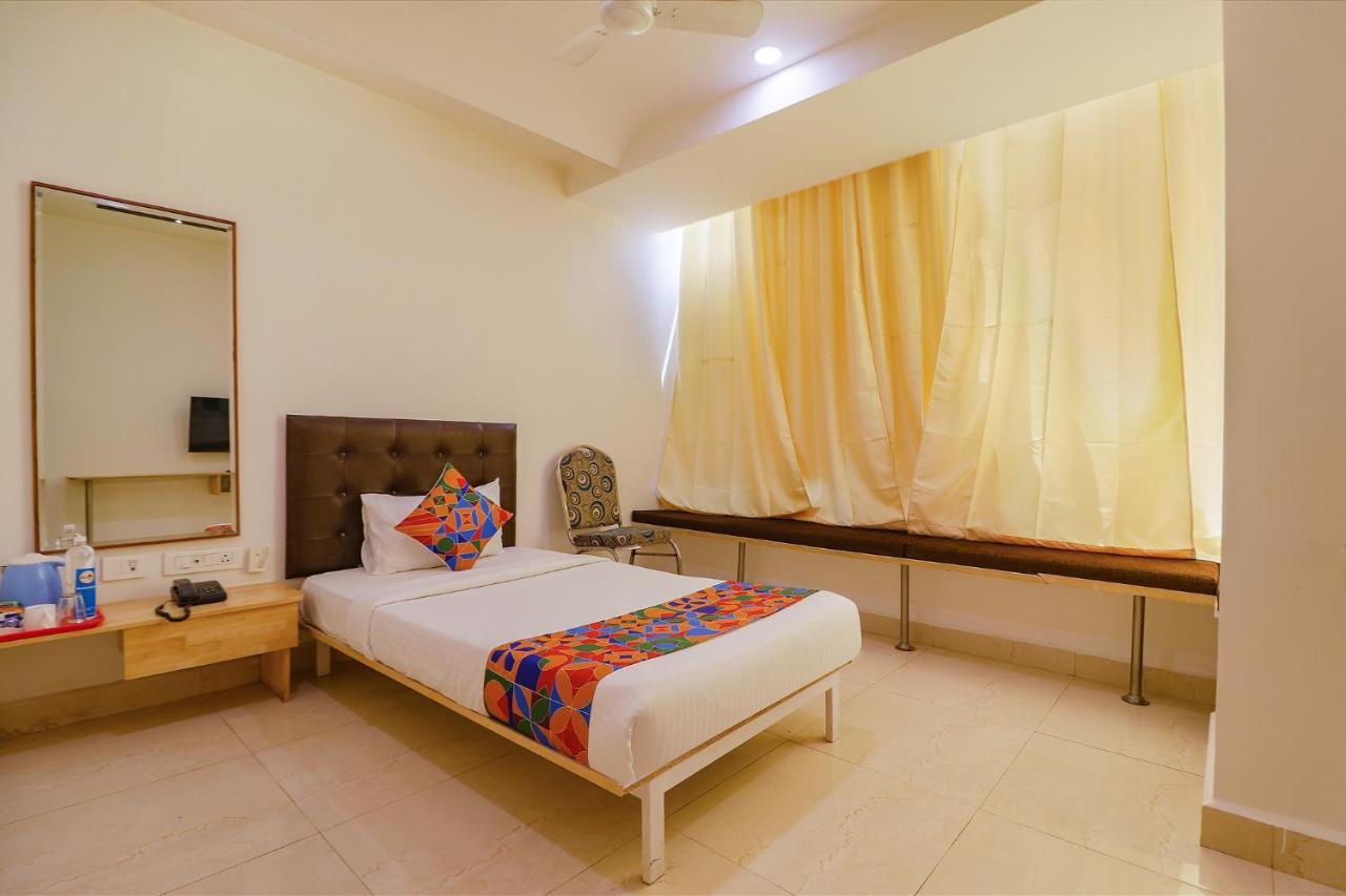 Fabhotel Aamantran & Banquet Halls - Nr Rtc X Roads Metro Station Haïdarabad Extérieur photo